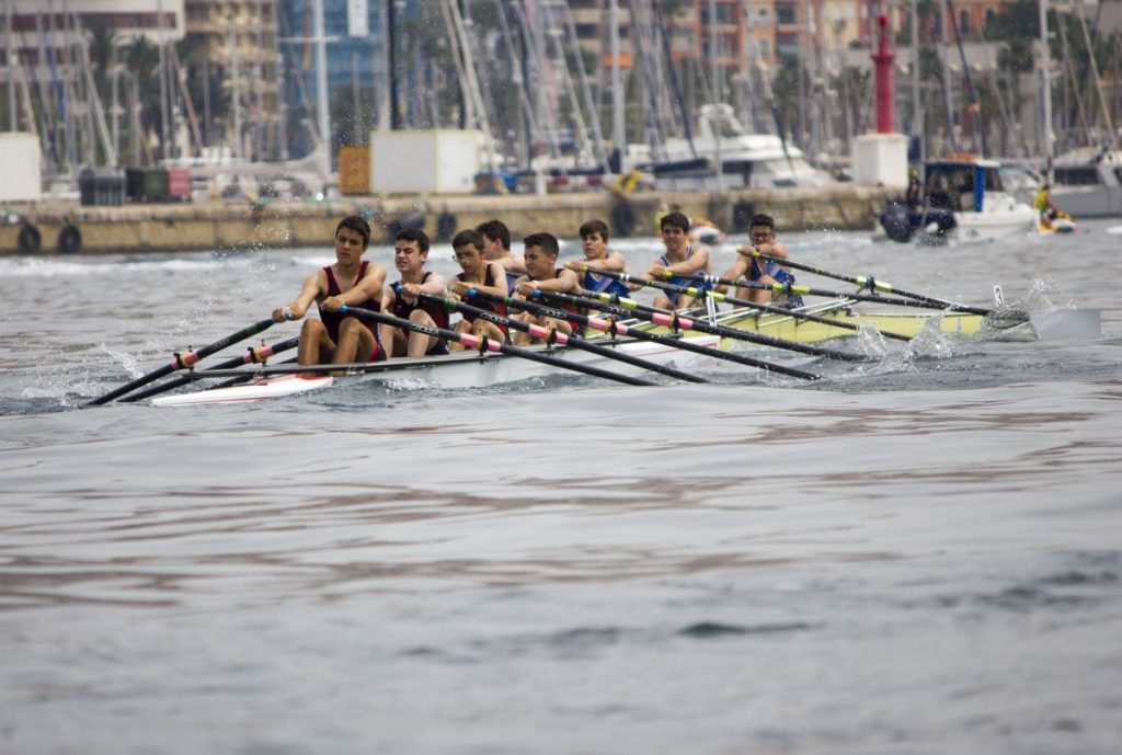 REMO El autonómico de remo olímpico reúne a 160 embarcaciones en