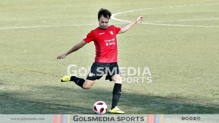 El Rayo Ibense y La Nucía empatan a uno en un duelo muy igualado