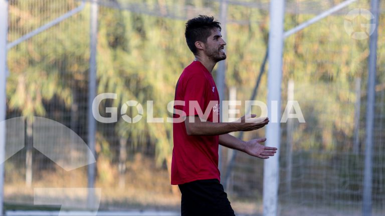 Reparto de puntos entre Portuarios y Jávea en un duelo muy igualado Reparto de puntos entre Portuarios y Jávea en un duelo muy igualado