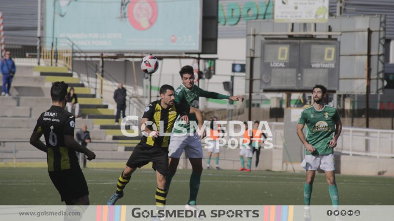 El gol de Duco deja un triunfo muy valioso en el Gerardo Salvador de Paterna// Fotos