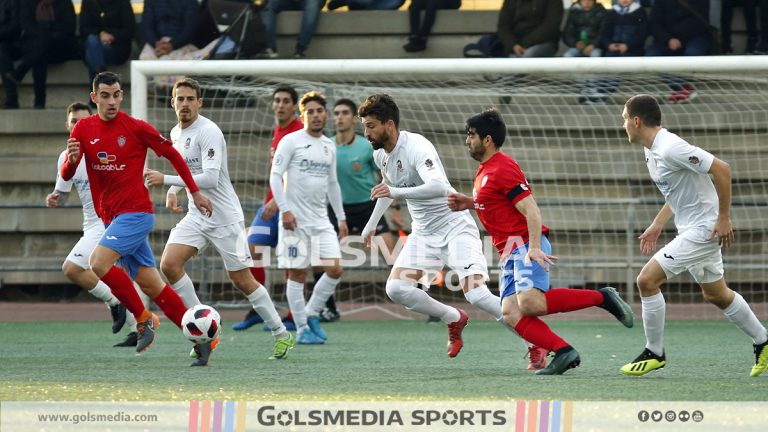 Al Silla le basta un único gol para superar al Rayo Ibense// Fotos
