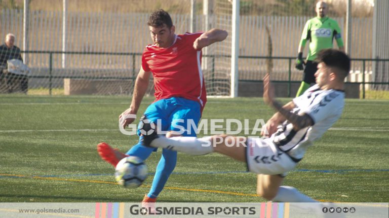 Un gol del meta Charly sobre la bocina da un punto al Castellón B y quita dos a la UDE// Fotos Un gol del meta Charly sobre la bocina da un punto al Castellón B y quita dos a la UDE// Fotos