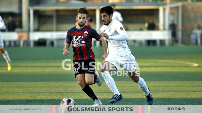 El Silla logra un meritorio punto ante el Eldense al jugar con diez buena parte del partido// Fotos