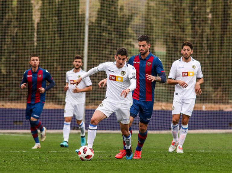 El primer gol de Benja con el Hércules vale un empate