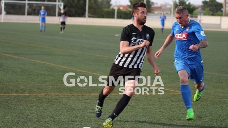 Javi Selvas en un partido del Castellonense esta temporada