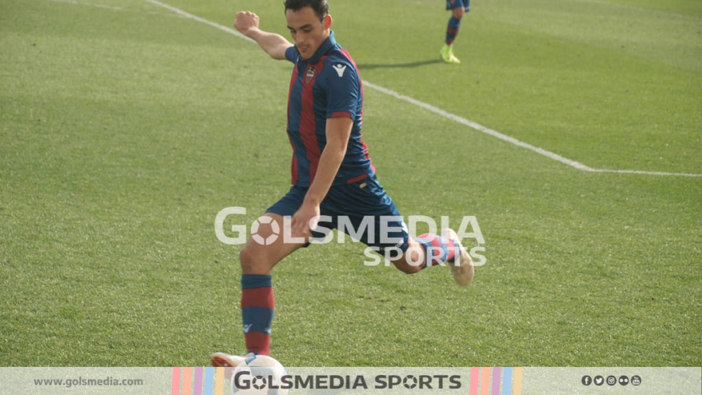 Jugador del Levante División de Honor frente al Villarreal
