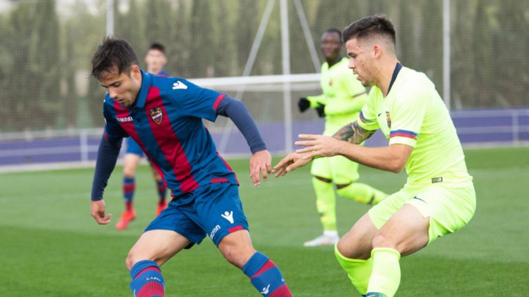 El Atlético Levante cae en un partido con goles y emoción