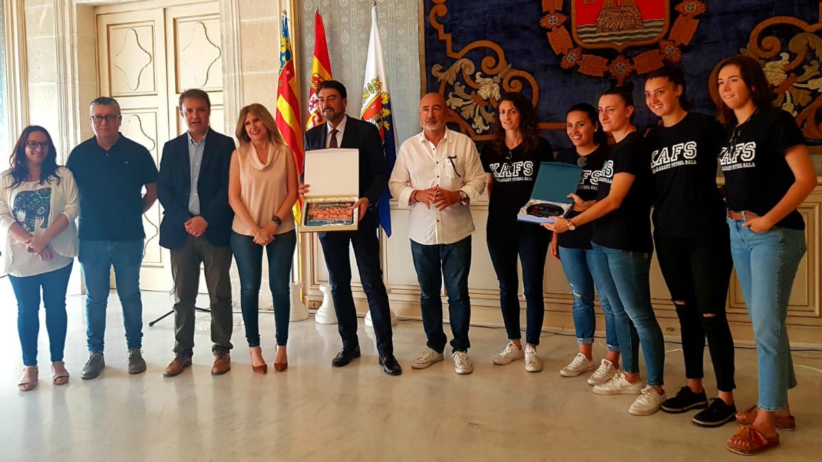 Recepción Ayuntamiento Alicante al Xaloc