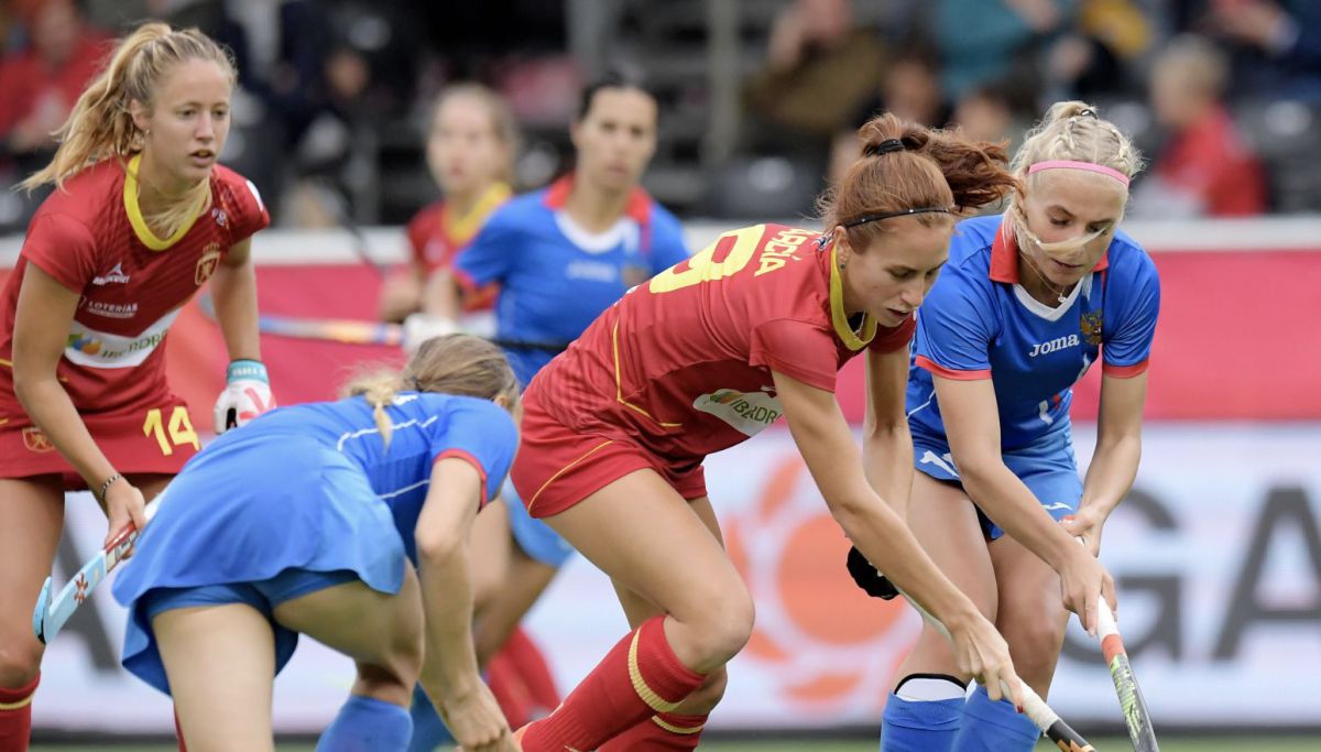 HOQUEI HERBA Les Redsticks de Lola Riera vencen en la primera jornada de l'Europeu Golsmedia