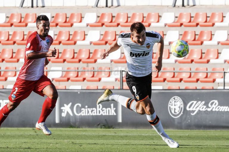 Tropiezo inicial con polémica para el Valencia CF Mestalla