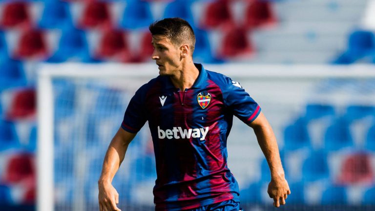 Debut Nemanja Radoja Levante UD