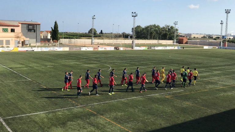 El Manises CF sorprende al CF Nules y consigue la primera victoria de la temporada