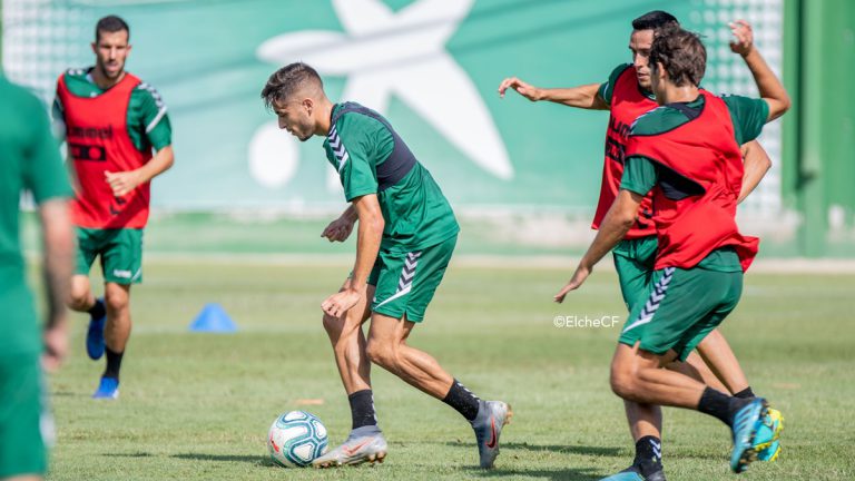 Los jugadores franjiverdes, en el entrenamiento