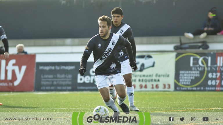 El SC Requena corta la racha del Ribarroja CF con un triunfo en el Roberto Gil