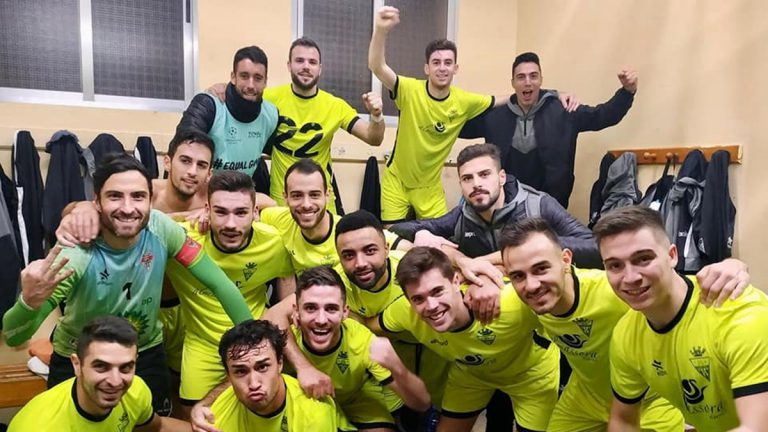 El CD Almazora vence en Manises y se comerá las uvas en segunda posición