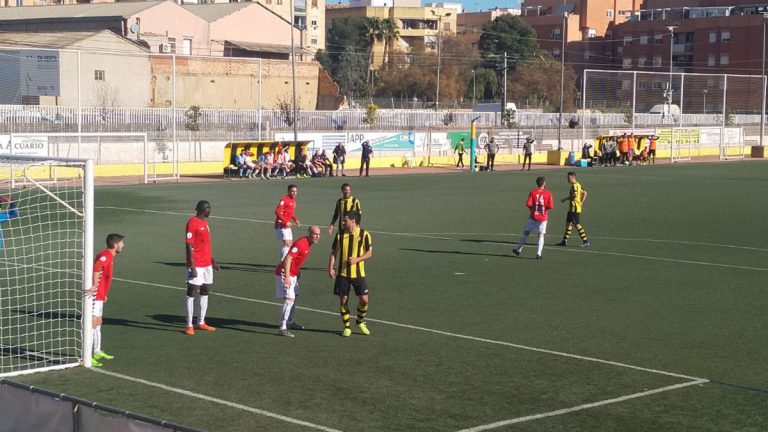 Paterna CF y FC Jove Español firman tablas en un partido con muchos goles