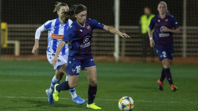 levante ud femenino