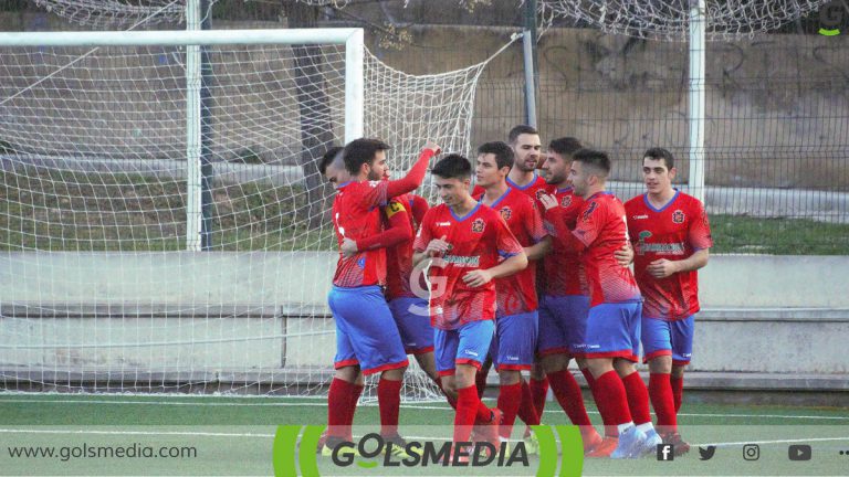Un golazo de Trapero saca al CDFB La Eliana del descenso Un golazo de Trapero saca al CDFB La Eliana del descenso