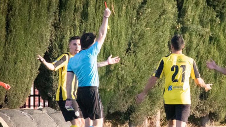 Seis expulsados en la victoria del Paterna CF «in extremis» al UD SIA Benigànim