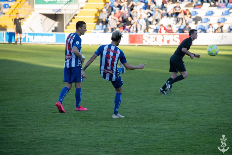 El Novelda CF logra un valioso empate en ‘El Collao’ con gol del exblanquiazul Gato