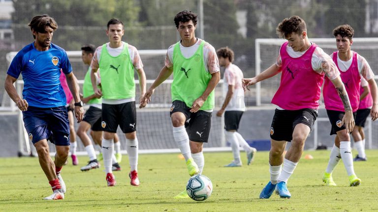 Angulo juvenil A Valencia CF