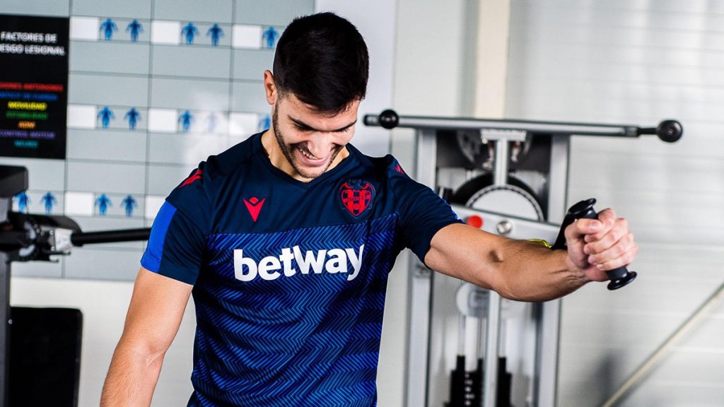 Rober Pier entrena desde casa levante