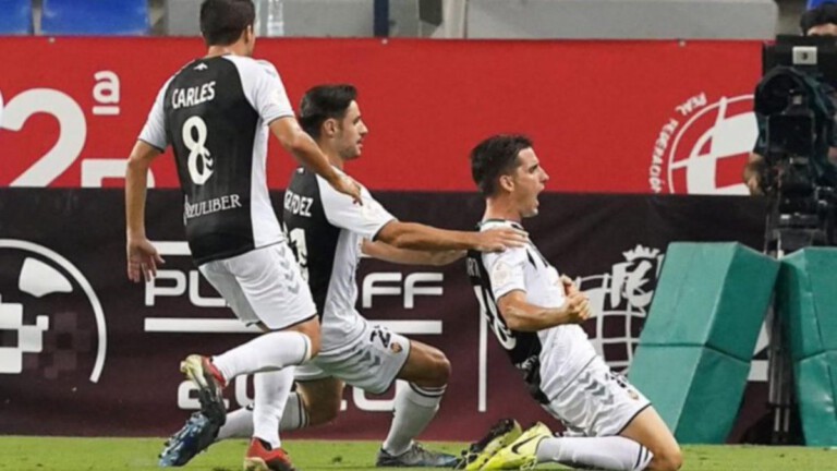 juanto ortuño celebra un gol