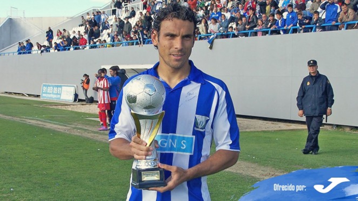 Carlos Martínez portada