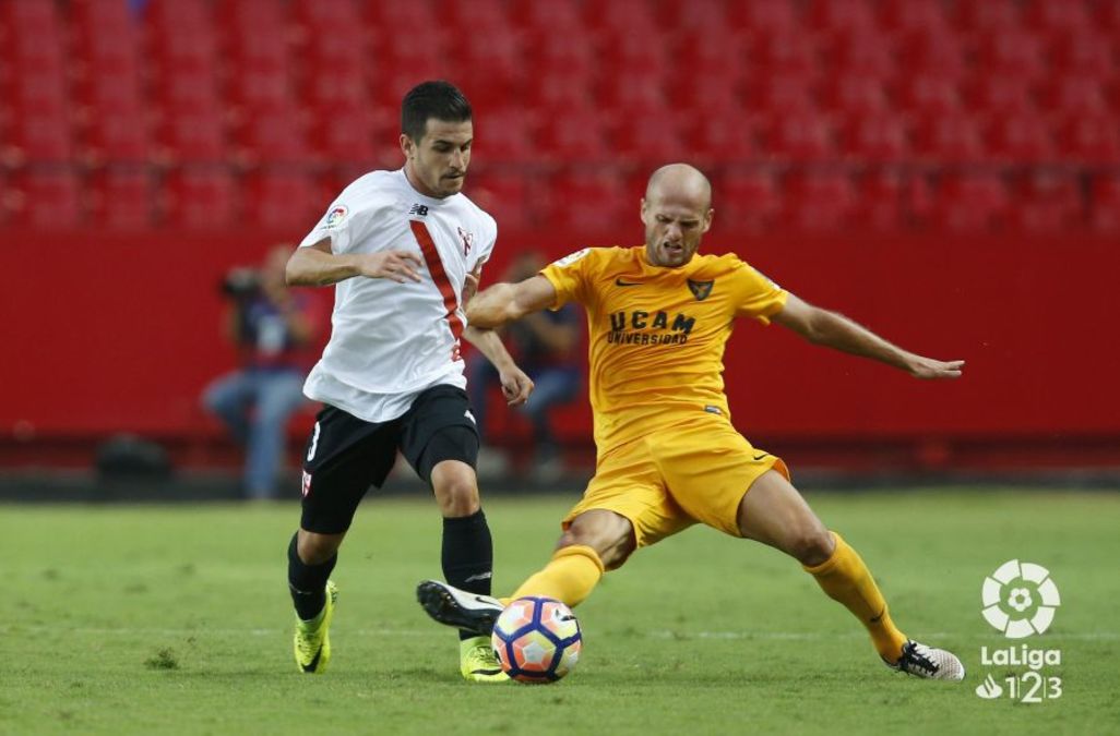 Imagen de uno de los últimos partidos entre el Sevilla Atlético y el UCAM Murcia: Foto: UCAM Murcia.