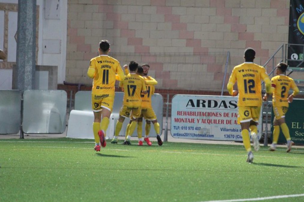 La alegría visitante con el gol definitivo. Foto: Twitter del UCAM Murcia.