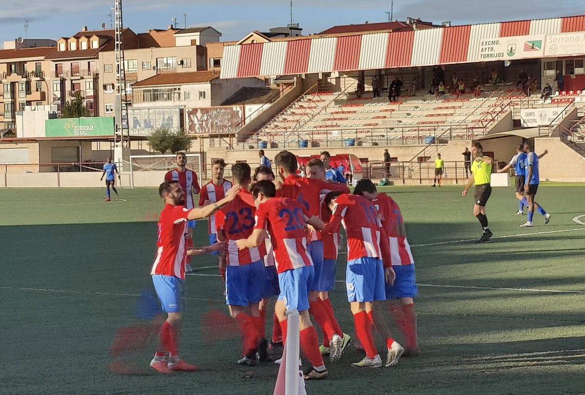 Celebración de los jugadores del Torrijos en el San Francisco esta temporada. CD Torrijos