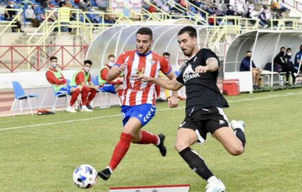 Lance del partido entre Don Benito y CP Villarrobledo en el Vicente Sanz. Don Benito