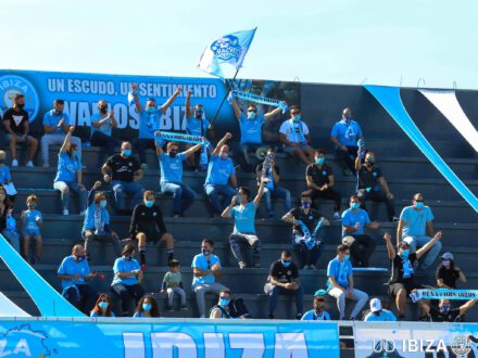 Aficionados de la UD Ibiza en el estadio Can Misses | Foto: UD Ibiza