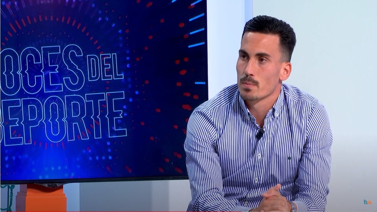 Ismael García en el plató de Televisión Murciana.