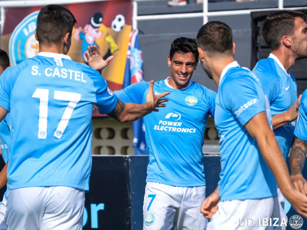 Los jugadores de la UD Ibiza celebrando el gol Davo | Foto: UD Ibiza