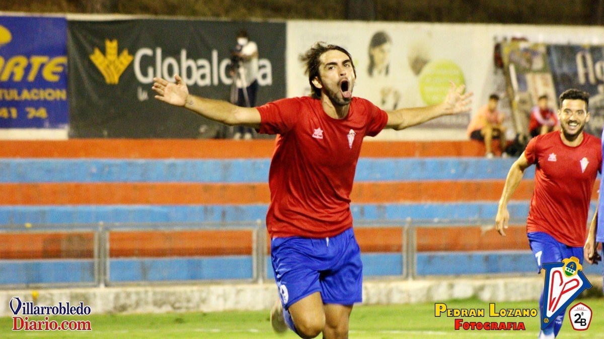 Álex Fernández con la camiseta del CP Villarrobledo