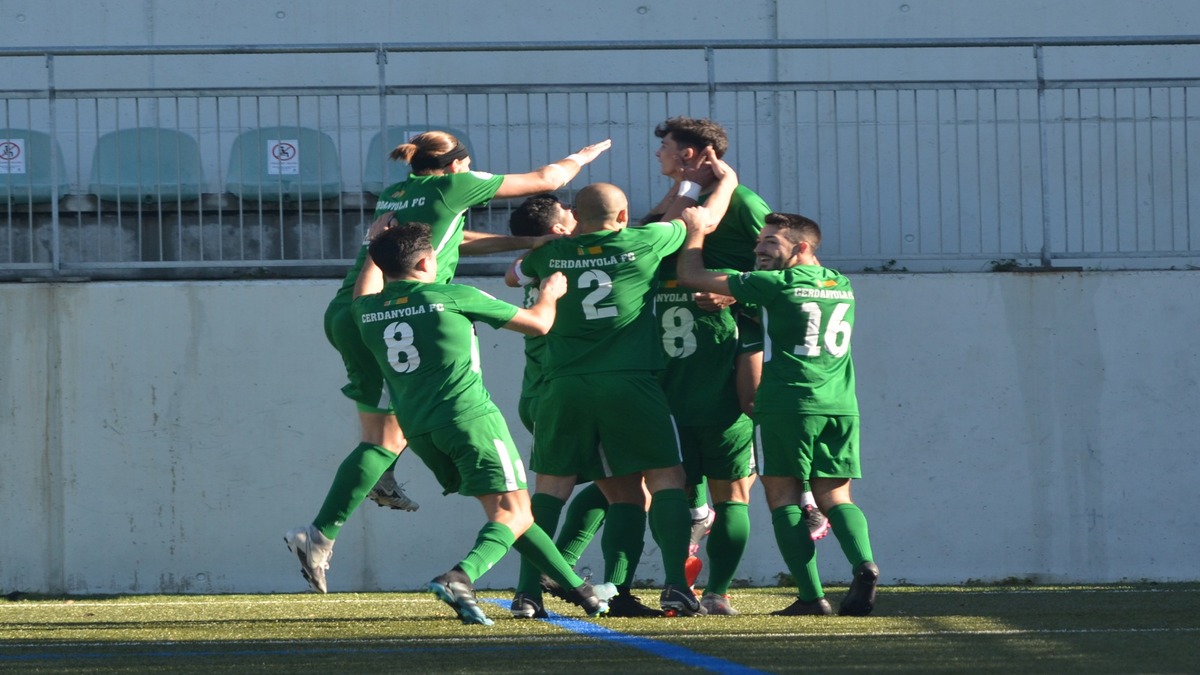 cerdanyola celebrando gol