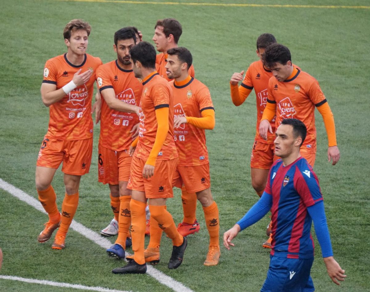 Celebración del tercer gol. Foto: Atzeneta UE