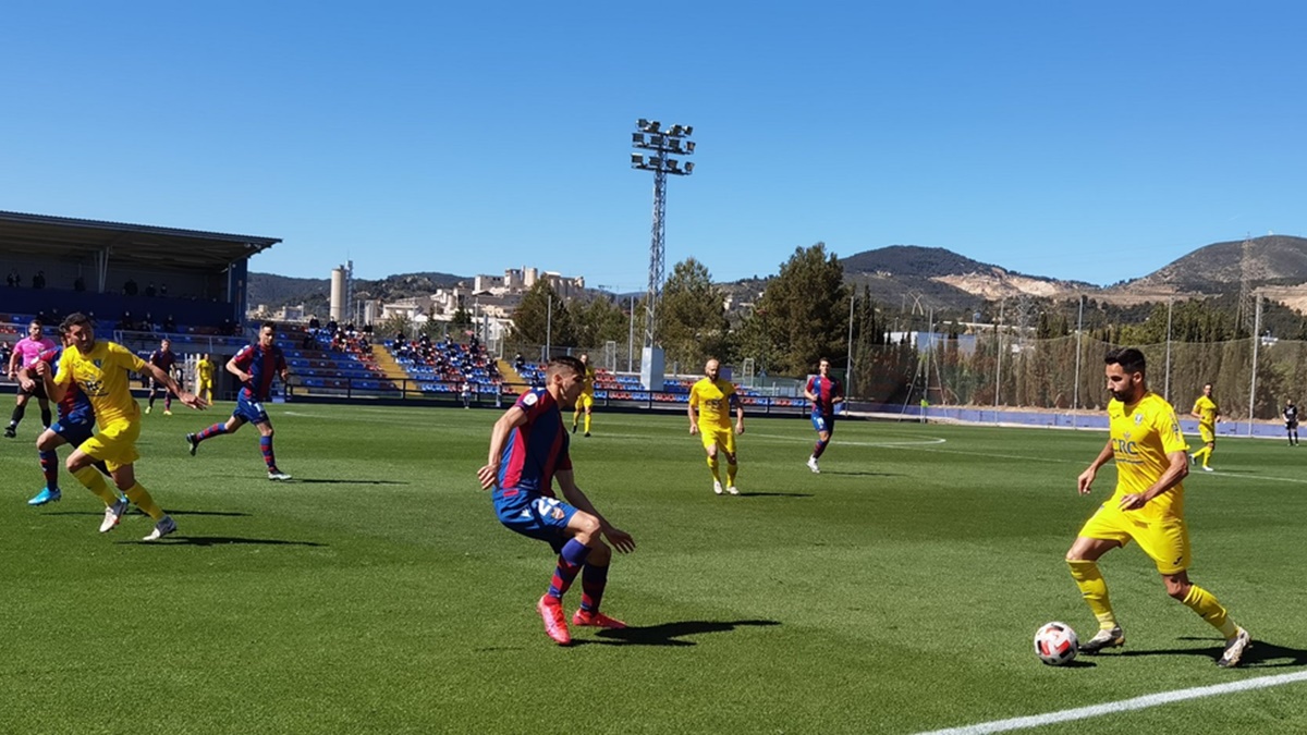 El Atlético Levante UD derrota al Orihuela CF y evita la fase de ...
