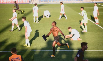 Adighibe celebrando un gol del Talavera en Valdebebas. CF Talavera