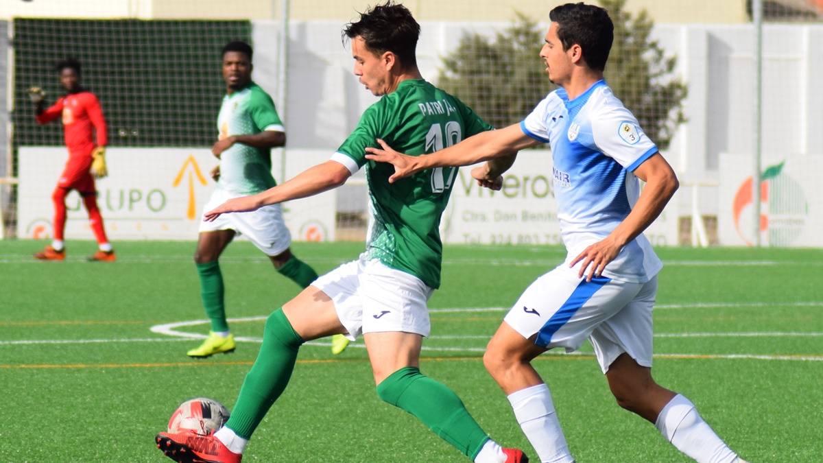 Jugador CP Valdivia ante Olivenza