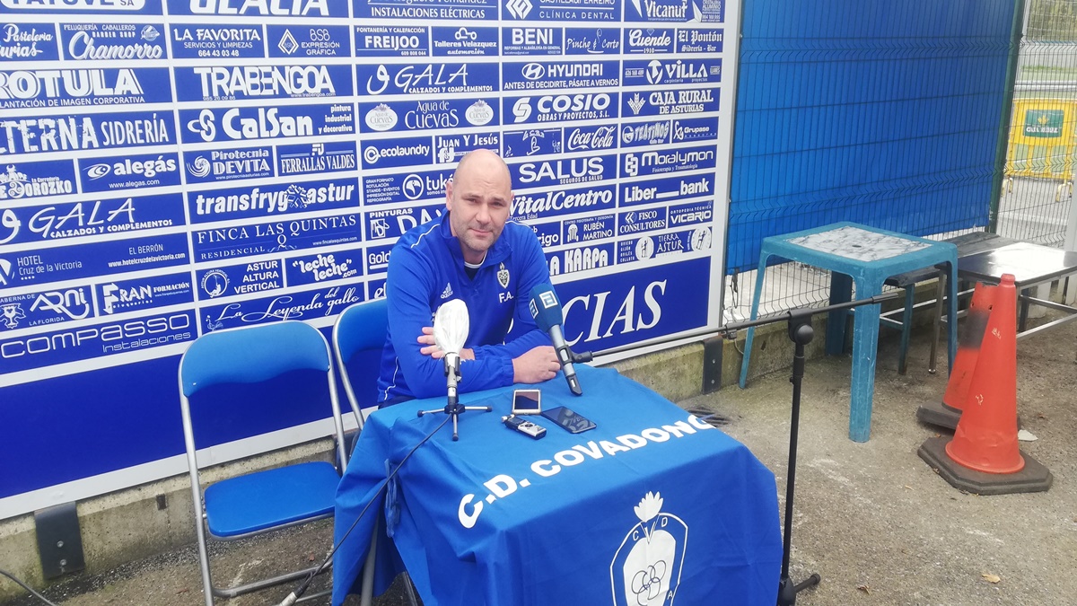 Fermín Álvarez, entrenador del CD Covadonga