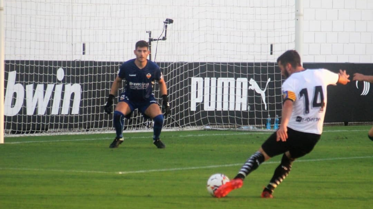 Felipe Galvis en pretemporada frente al Valencia CF