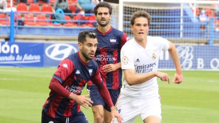 Saul corriendo jugador Castilla.