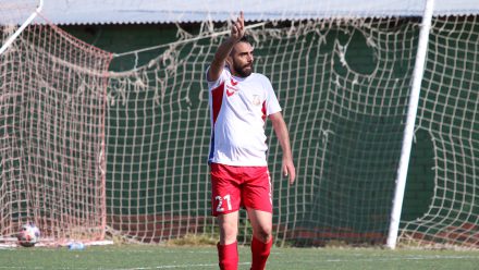 Álex jugador AD Complutense Alcalá celebración