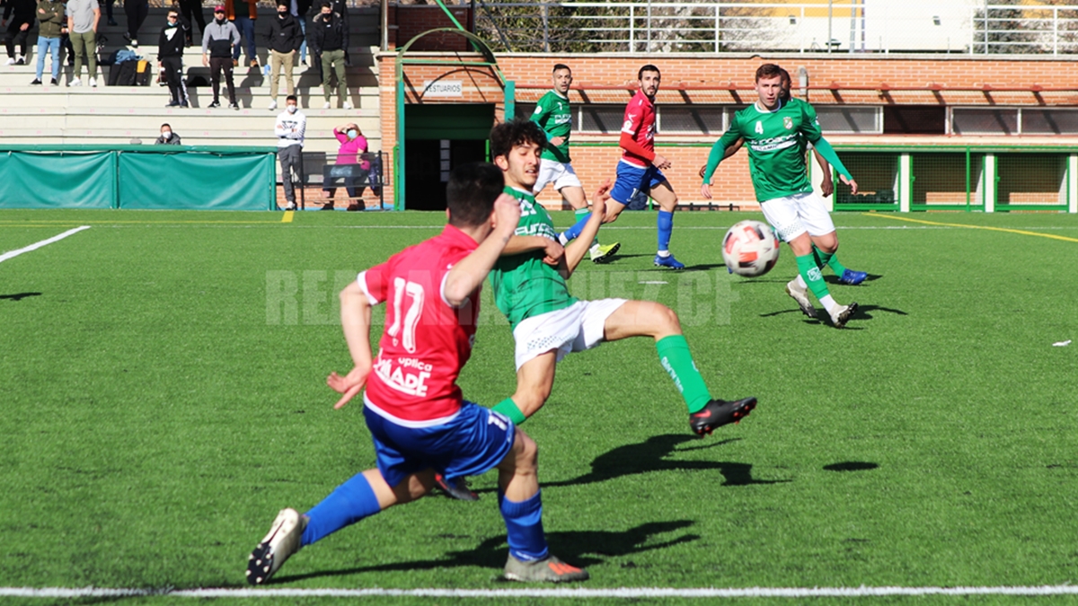 Jugador Real Aranjuez y jugador CD El Álamo