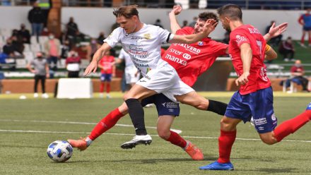 Imagen del partido entre la Peña Deportiva y la UE Olot.