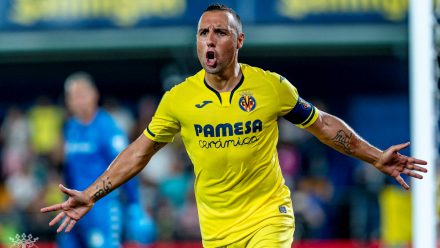 Cazorla festejando un gol con el Villarreal