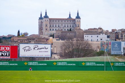 Estadio Salto del Caballo junto a El Alcázar. CD Toledo