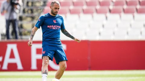 Aleix Vidal durante los entrenamientos del Sevilla